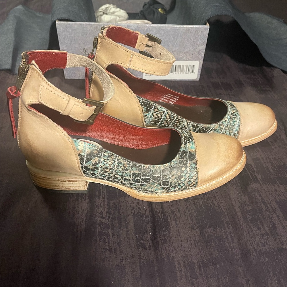 Freebird by Steven Marilyn.   New in Box.  Size 8
